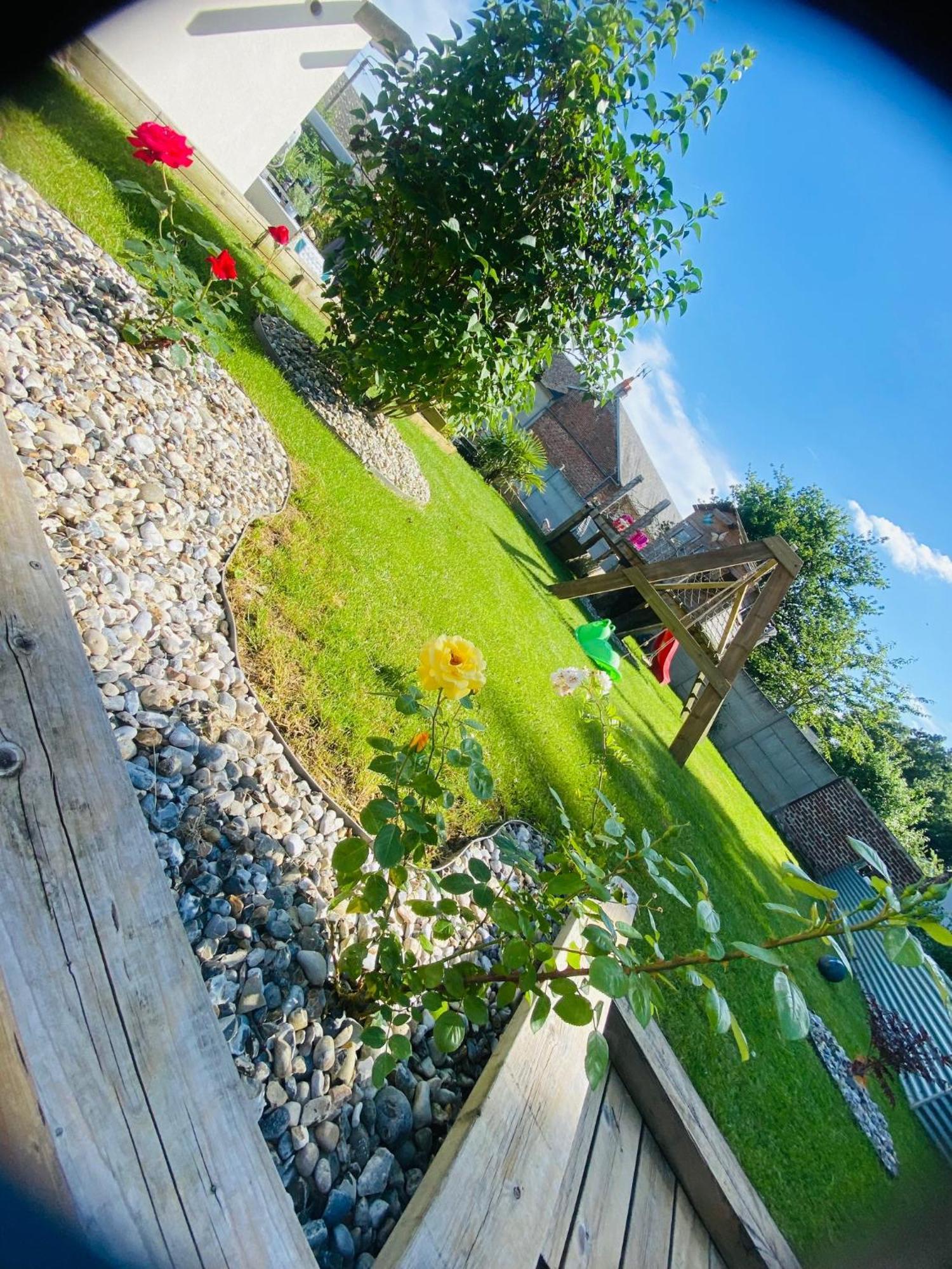 Bed and Breakfast Les 3 E Englebelmer Exterior foto
